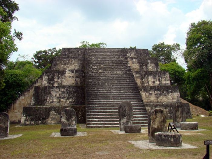 Maya-Dschungel-Ritt mit Caracol Ausflug