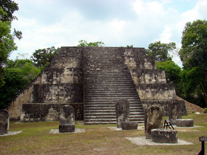 Maya-Dschungel-Ritt mit Caracol Ausflug