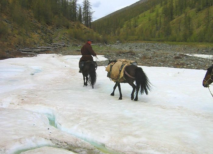 Winterzauber in den Khenti-Bergen