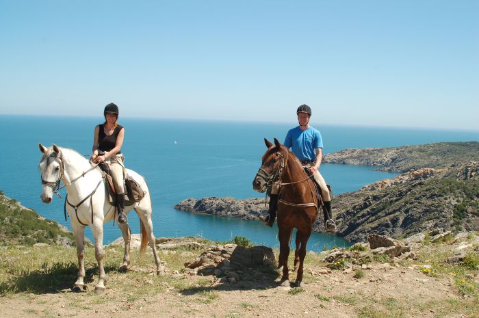 Von den Bergen ans Meer & Besalu Mittelalter Ritt