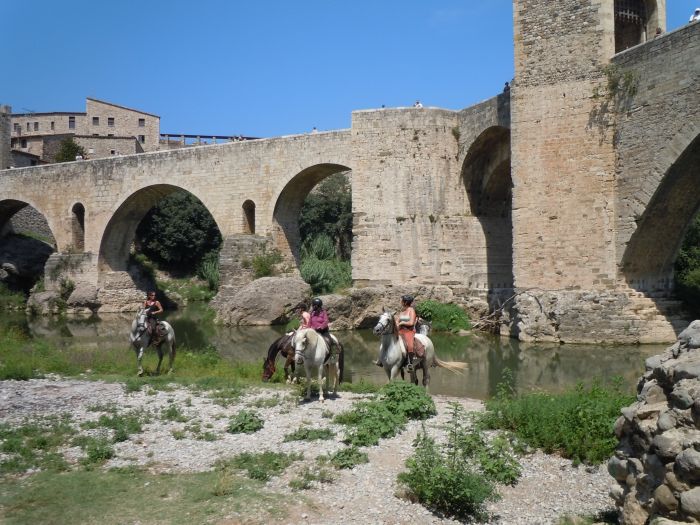 Von den Bergen ans Meer & Besalu Mittelalter Ritt